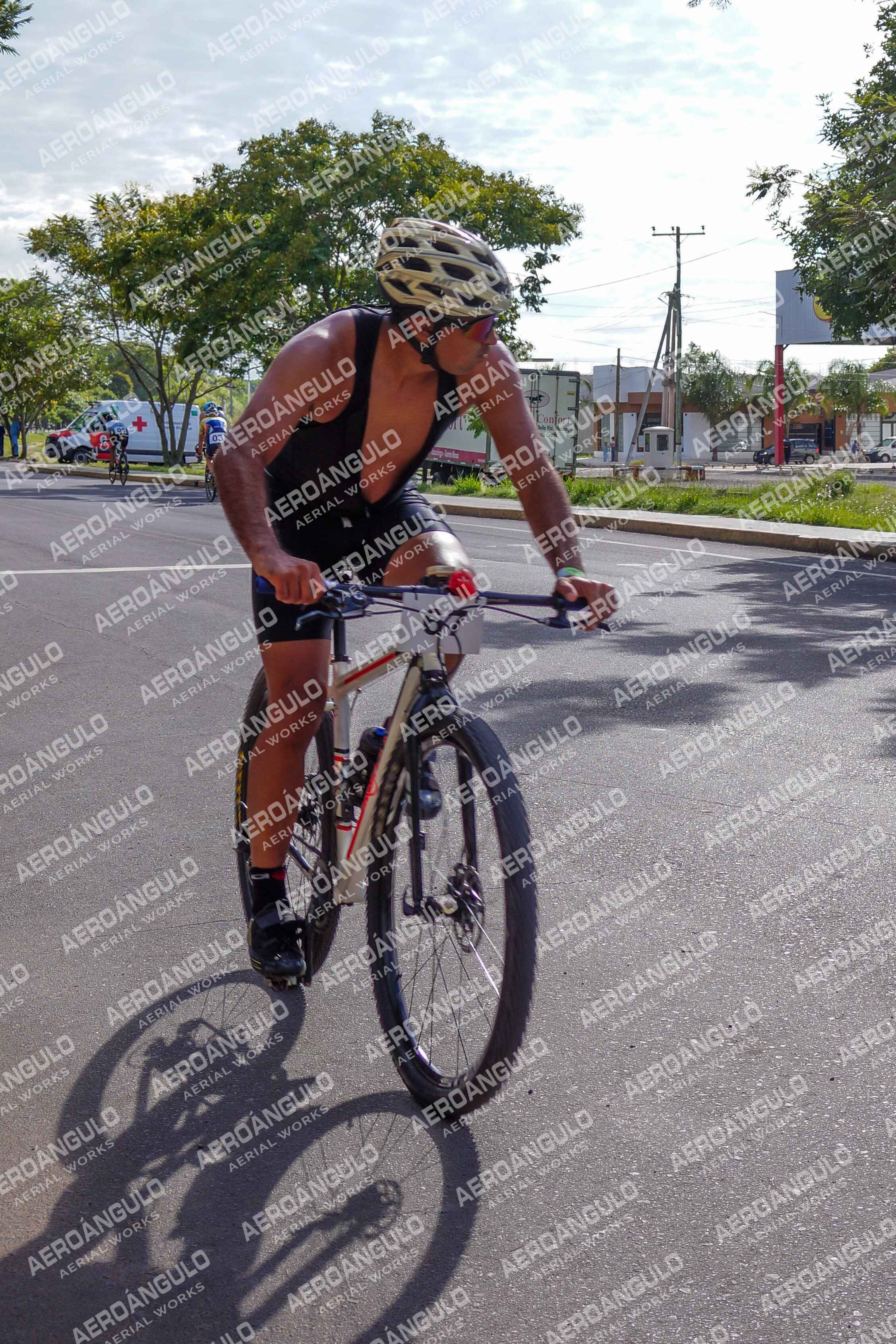 TRIATLON N°30